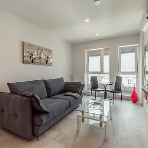 Apartament Fancy Penthouse With Lakeview W10, Bucureşti